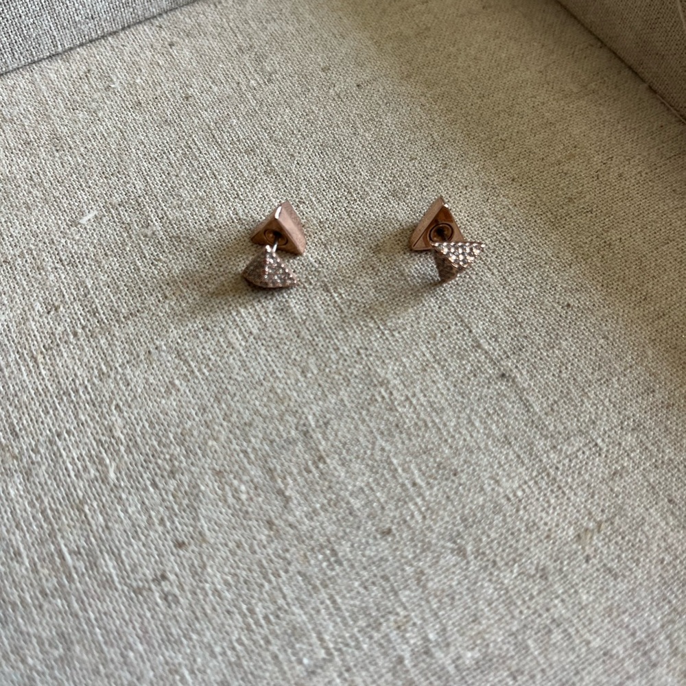 Woman's earrings